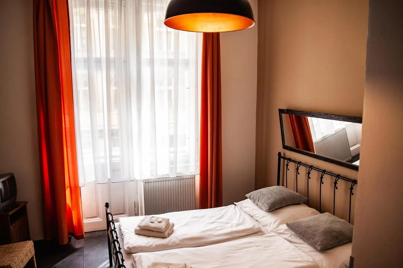 Hotel Sunflower Prague 3*,