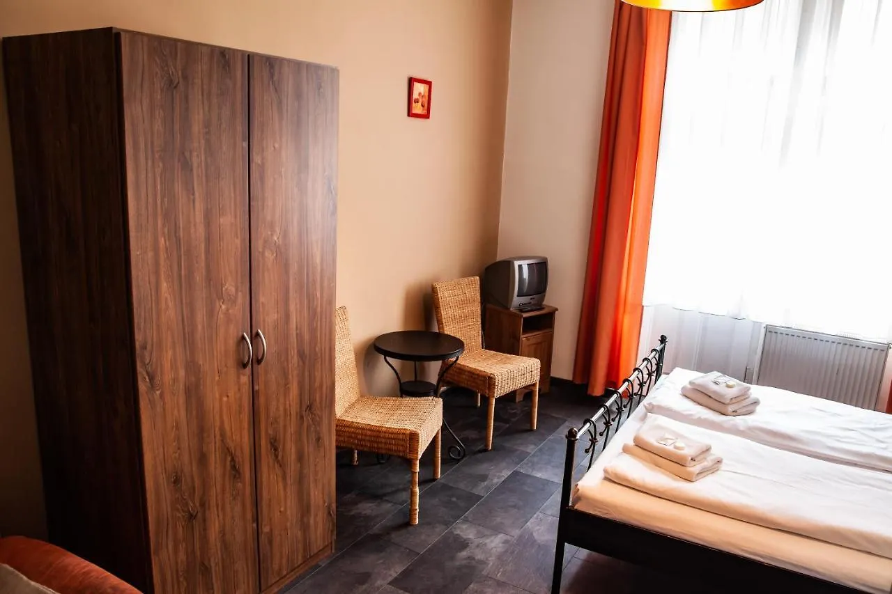 Hotel Sunflower Prague