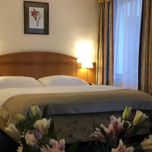 Отель Kavalir